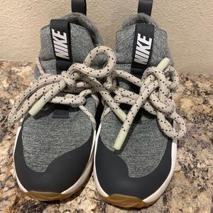 Women’s Nike City Loop Size 10